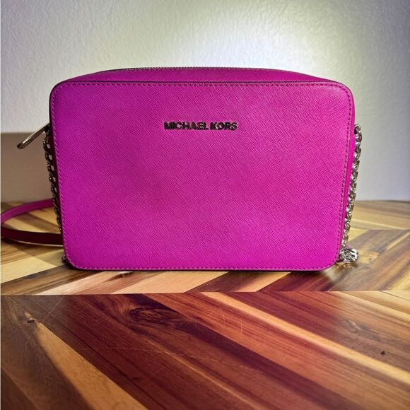 2/$100 Michael Kors Pink Crossbody Bag EUC - Picture 12 of 14